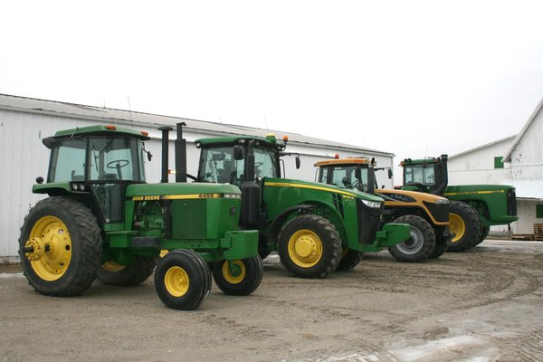 FARM EQUIPMENT AUCTION IN WELLS COUNTY, INDIANA